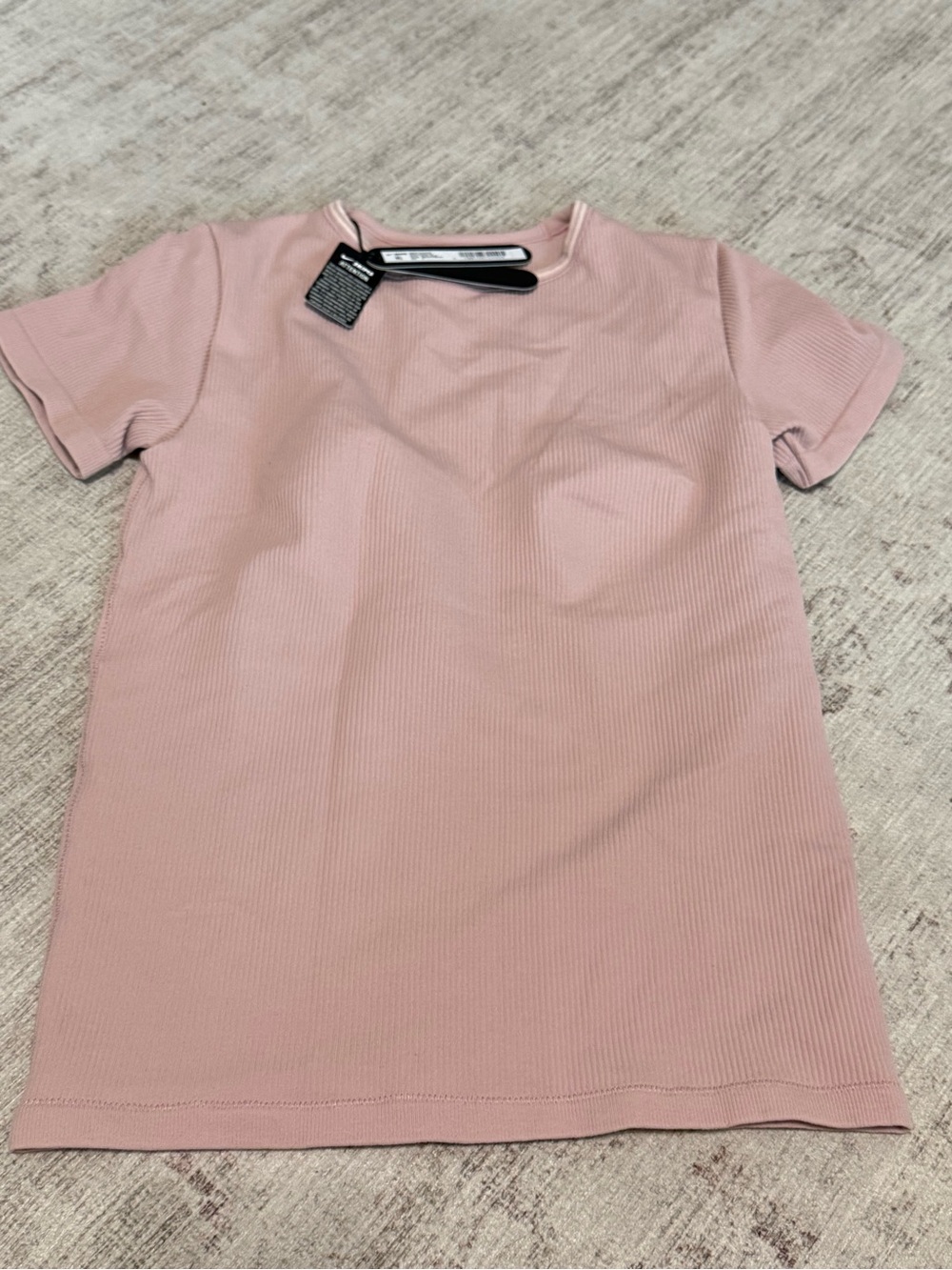 NikeSKIMS Ribbed Seamless Short Sleeve Top – Himalayan/Ecru – Medium – NWT